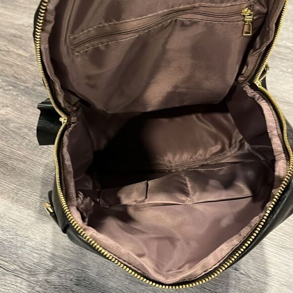 Fashion backpack in black and gold - NEW - Picture 10 of 13